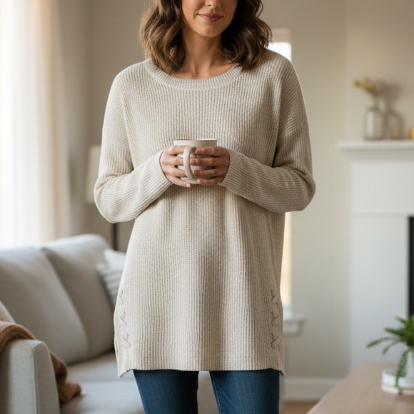 a.n.a Sweaters - a.n.a Women's Cream Crew Neck Sweater